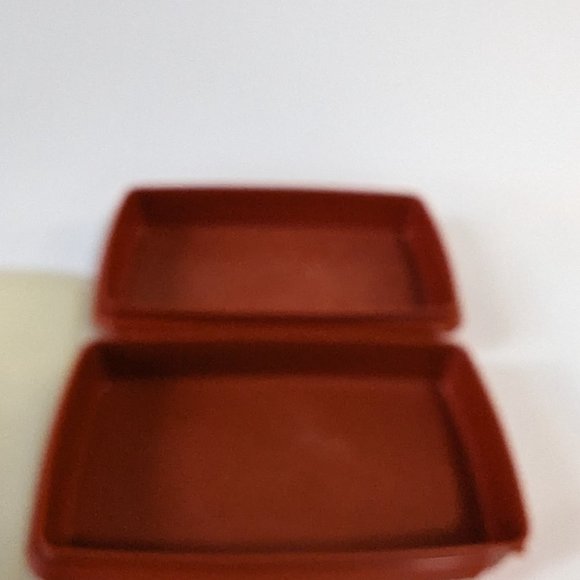 ✨ Set of 2 Vintage Tupperware Deli Keeper Containers with Lids - Paprika ✨ - Picture 5 of 8